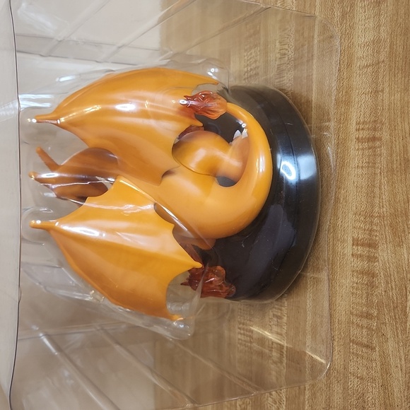 Charizard Figure with Flames - Picture 2 of 4